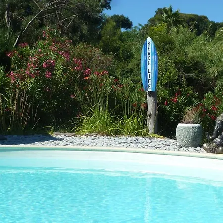 Sleeps 8 Pool Air Con Wifi 앙티브